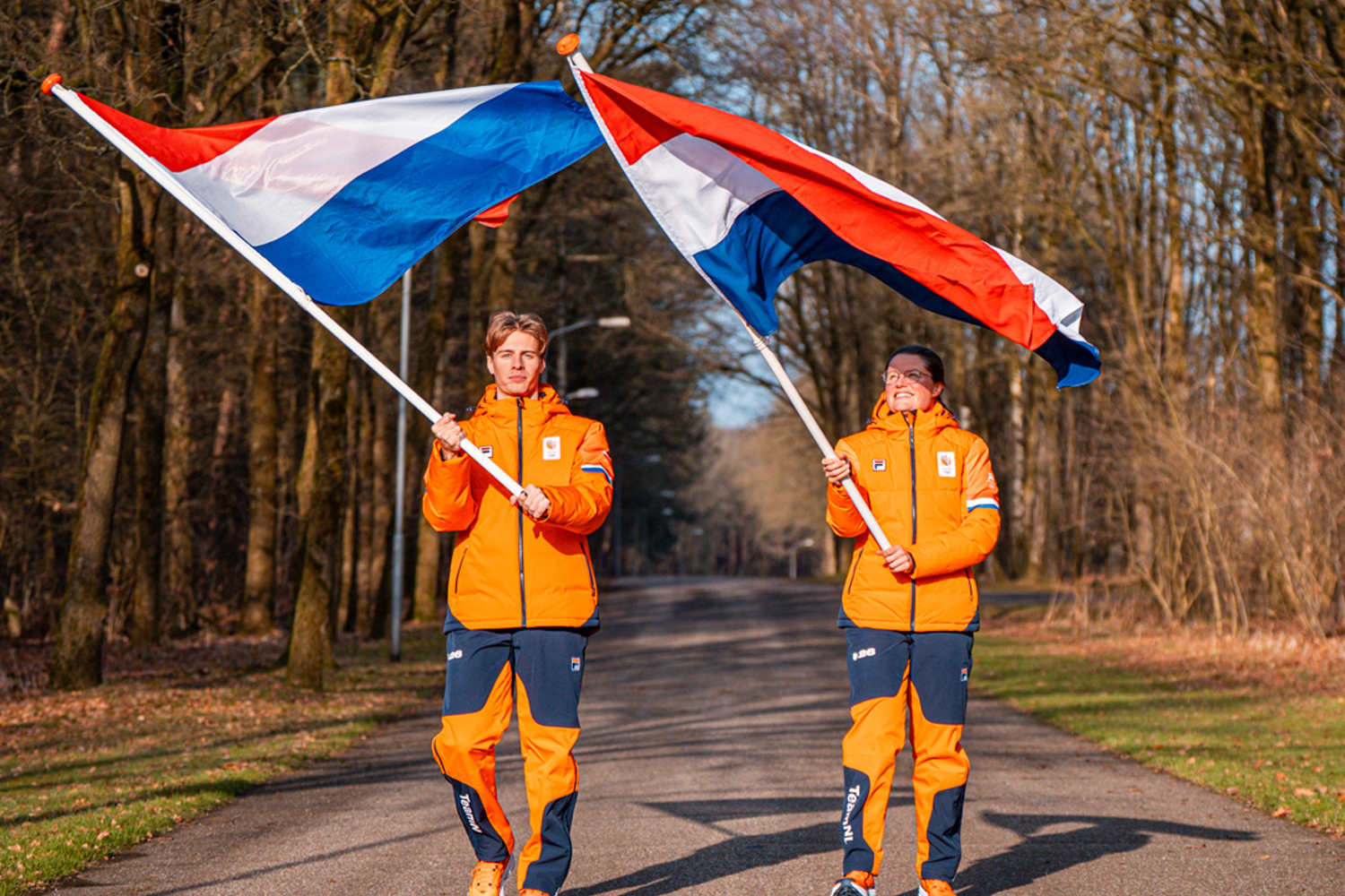 Vlaggendragers Jens Van T Wout En Kimberley Bos 1080X1080