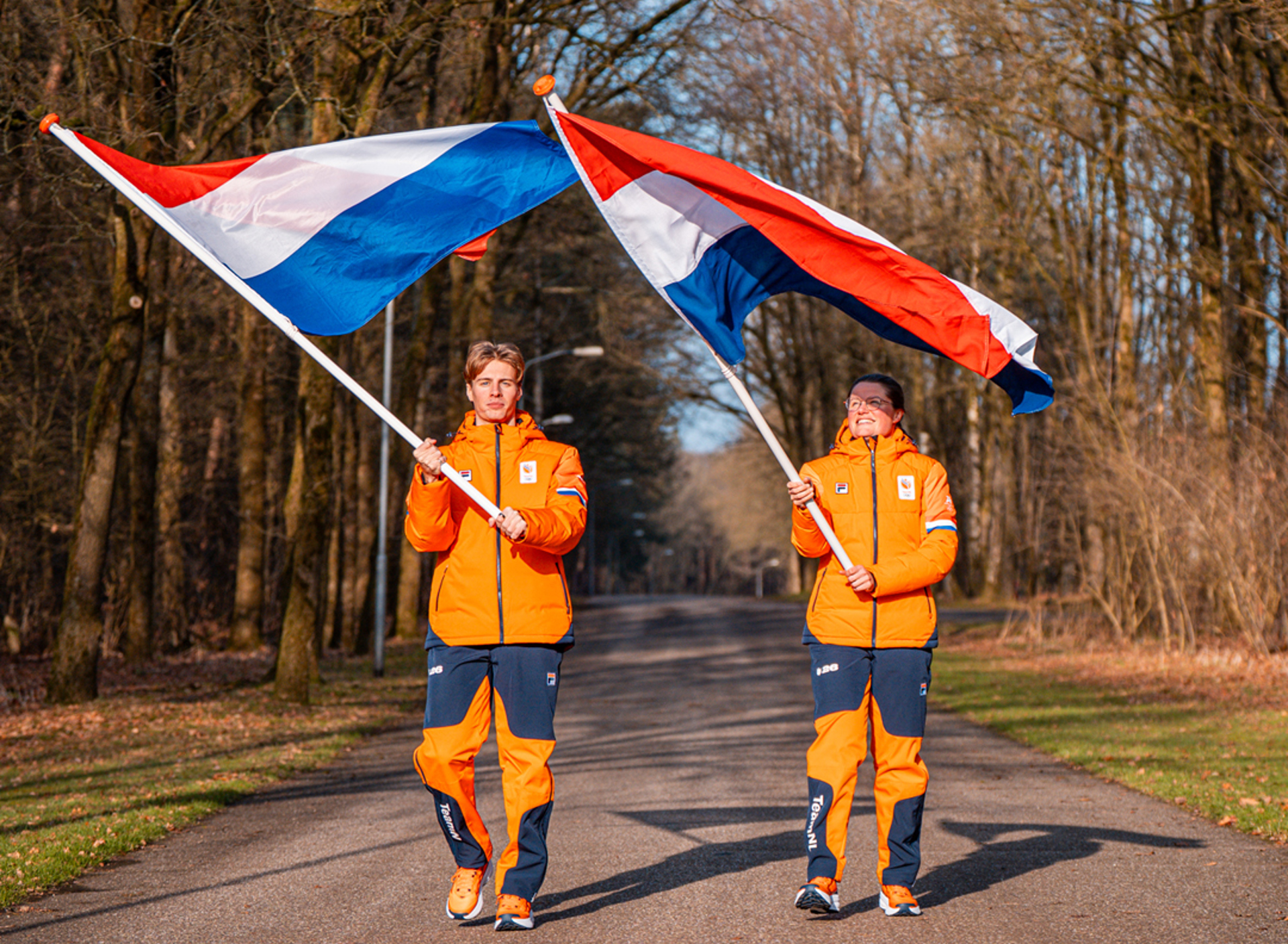 Vlaggendragers Jens Van T Wout En Kimberley Bos 1080X1080