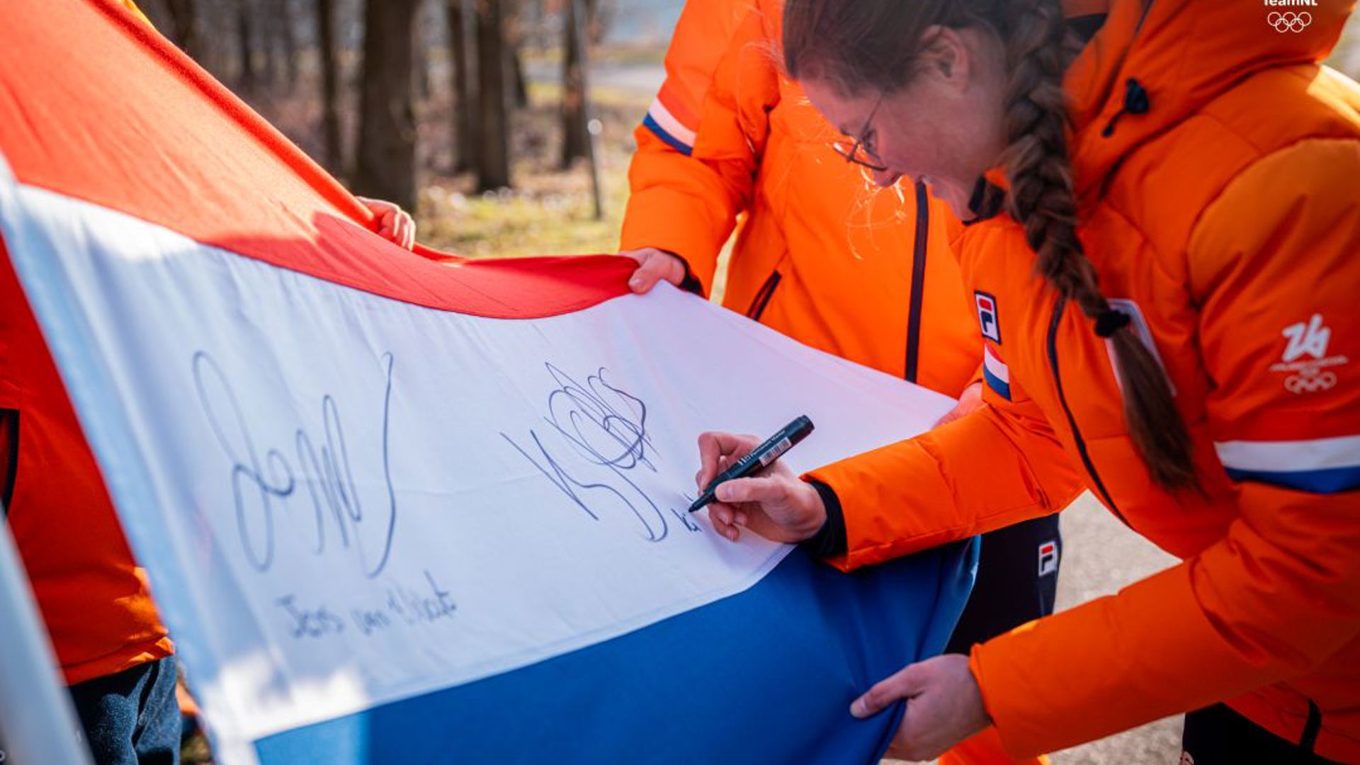 Vlaggendrager OS 2026 Ondertekening Vlag