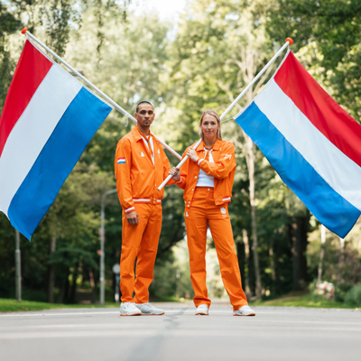 Vlaggendragers Worthy De Jong Lois Abbingh 900X600