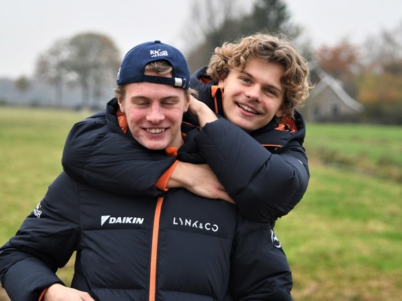 Melle En Jens Van 'T Wout 2100X1400