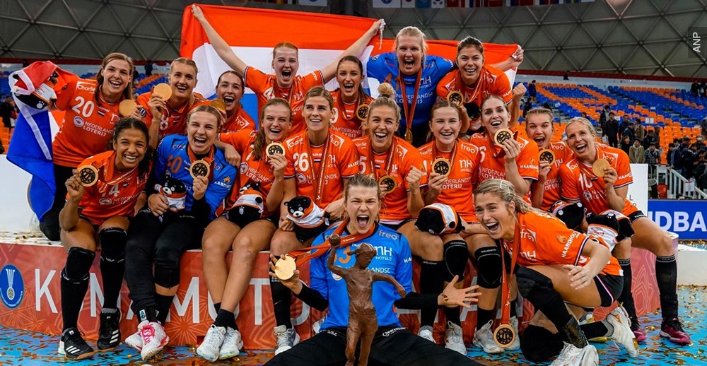Handbalsters Met Wereldbeker 2019 ANP 1200X857
