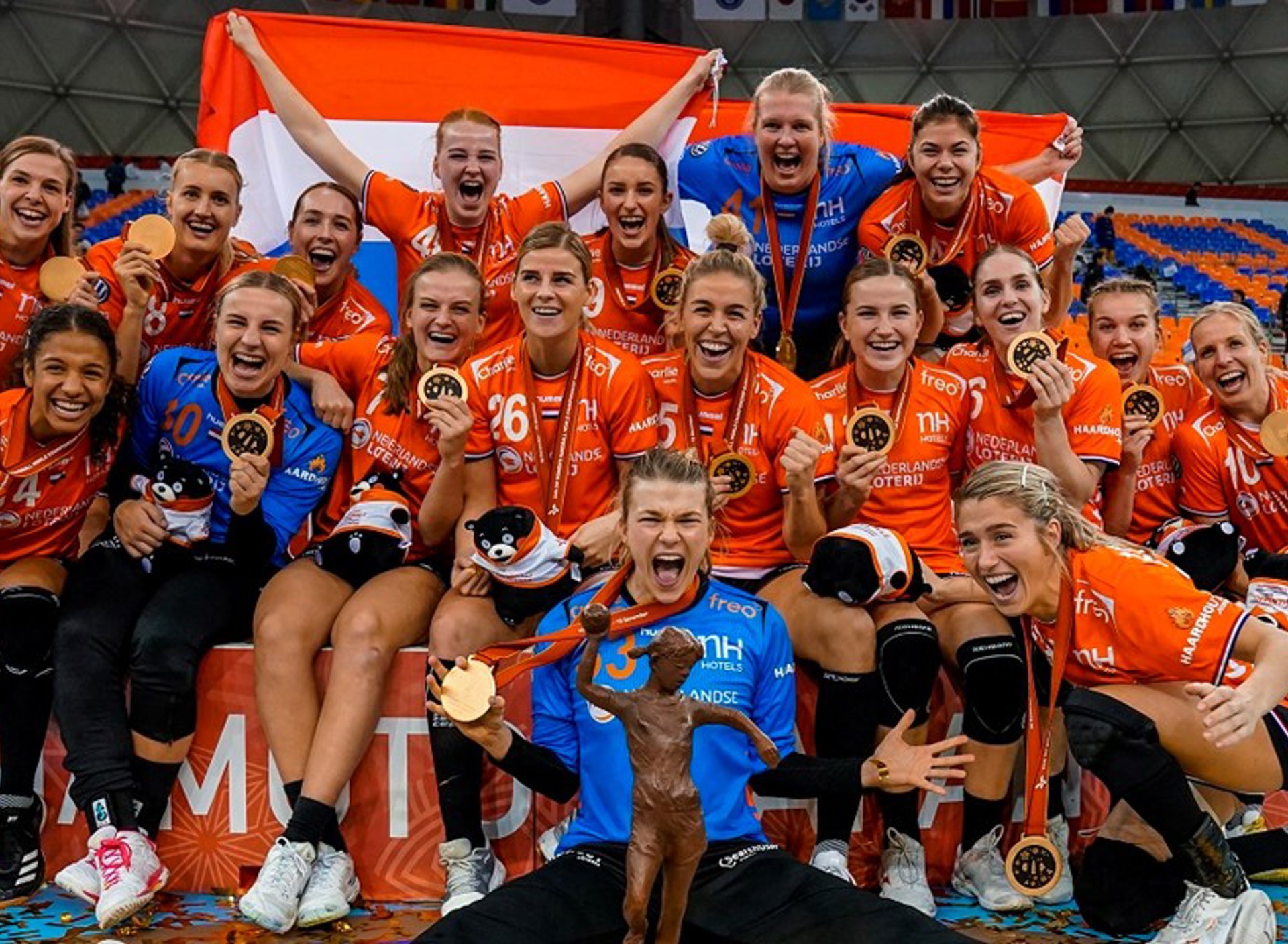 Handbalsters Met Wereldbeker 2019 ANP 1200X857