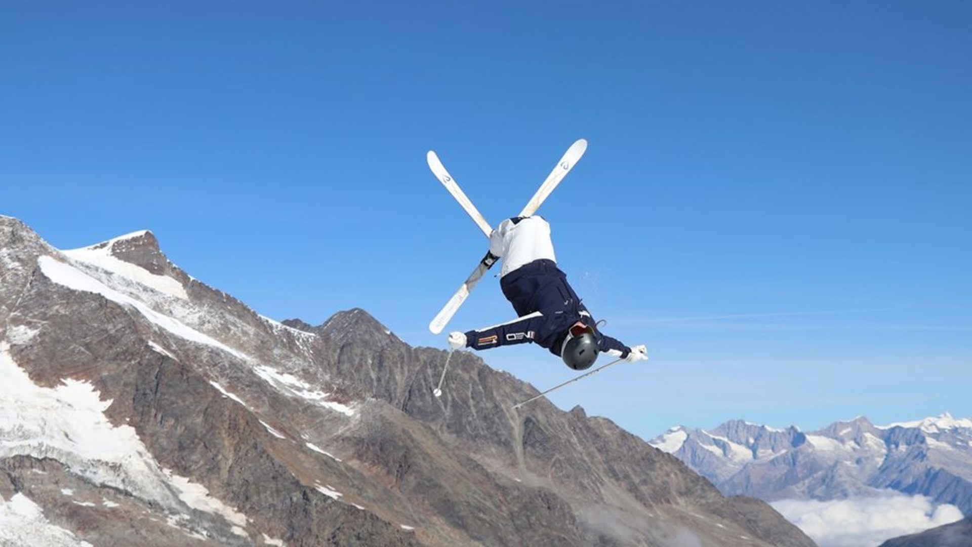 Laura Berghuis Hintertux.jpg