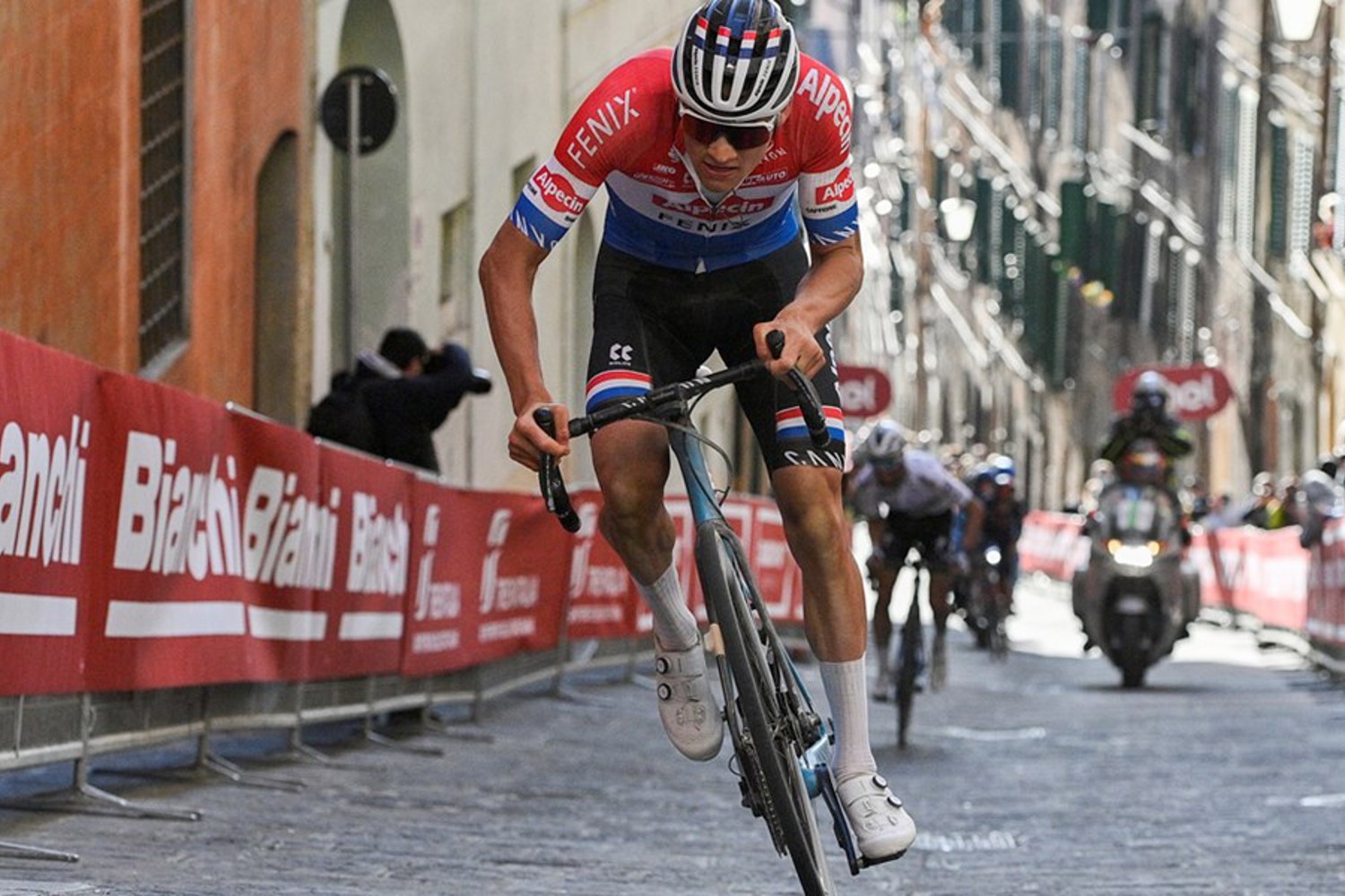 Mathieu van der Poel Strade Bianchi 2021