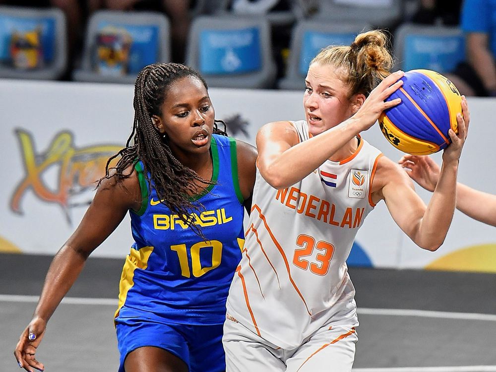 Charlotte van Kleef basketbal Beach Games 2019.jpg