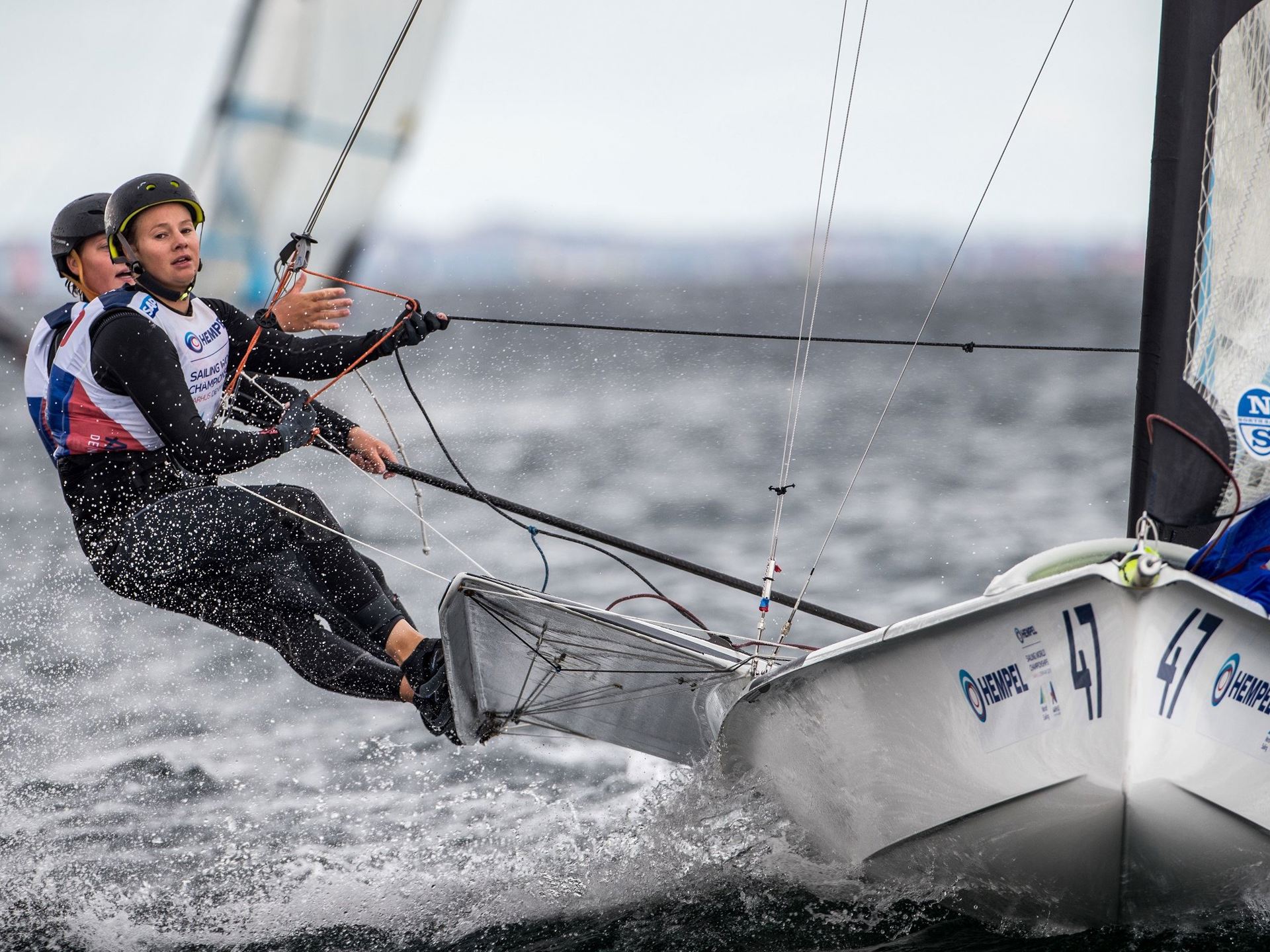Willemijn Offerman en Cecile Janmaat, 49er FX WK 2019 Foto Topzeilen Watersportverbond.jpg