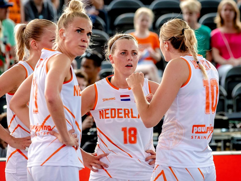 3x3 basketbal Jill Bettonvil Fleur Kuijt.jpg