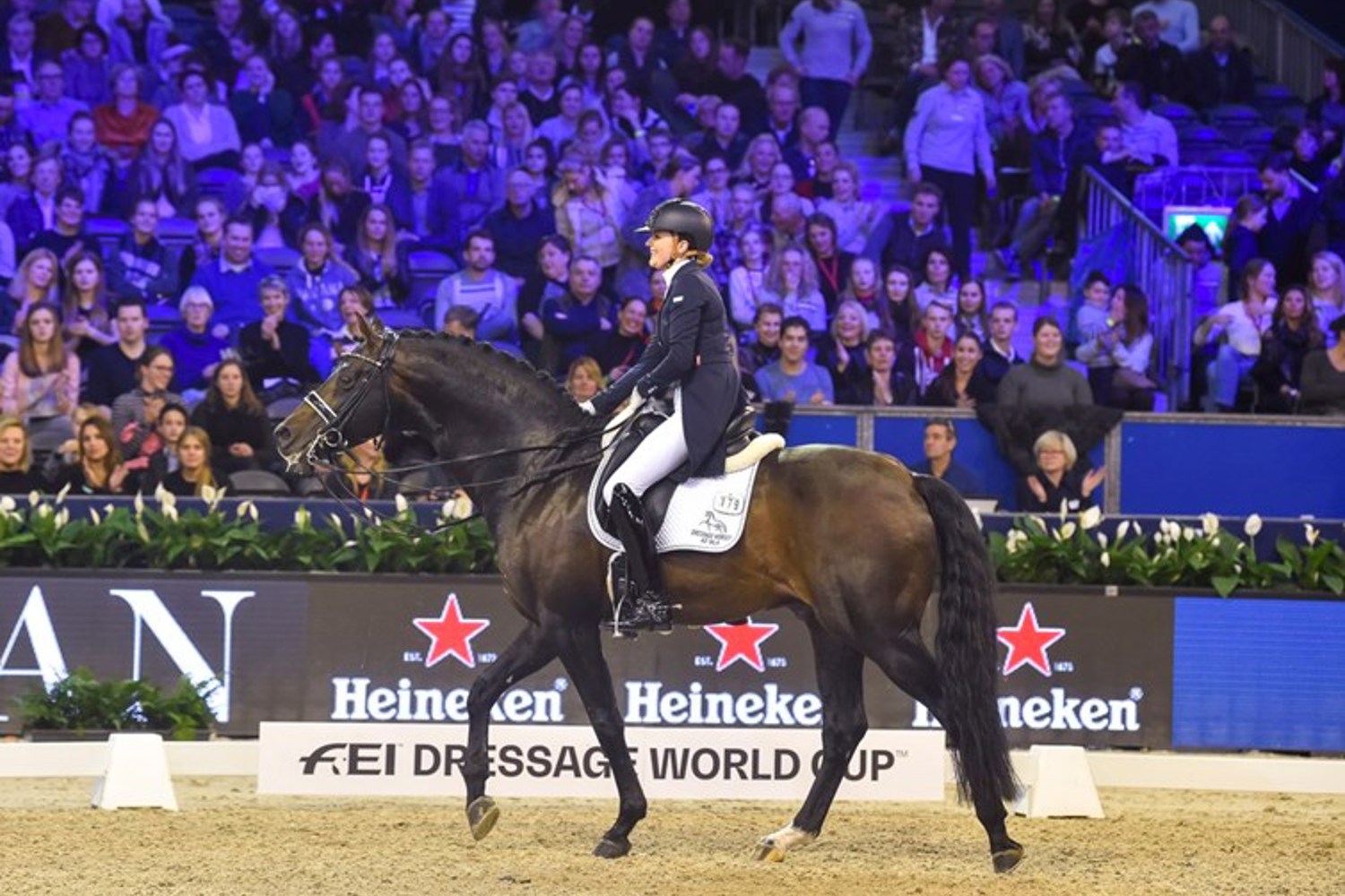 Emmelie Scholtens E-Apache-AMST18L190414.jpg