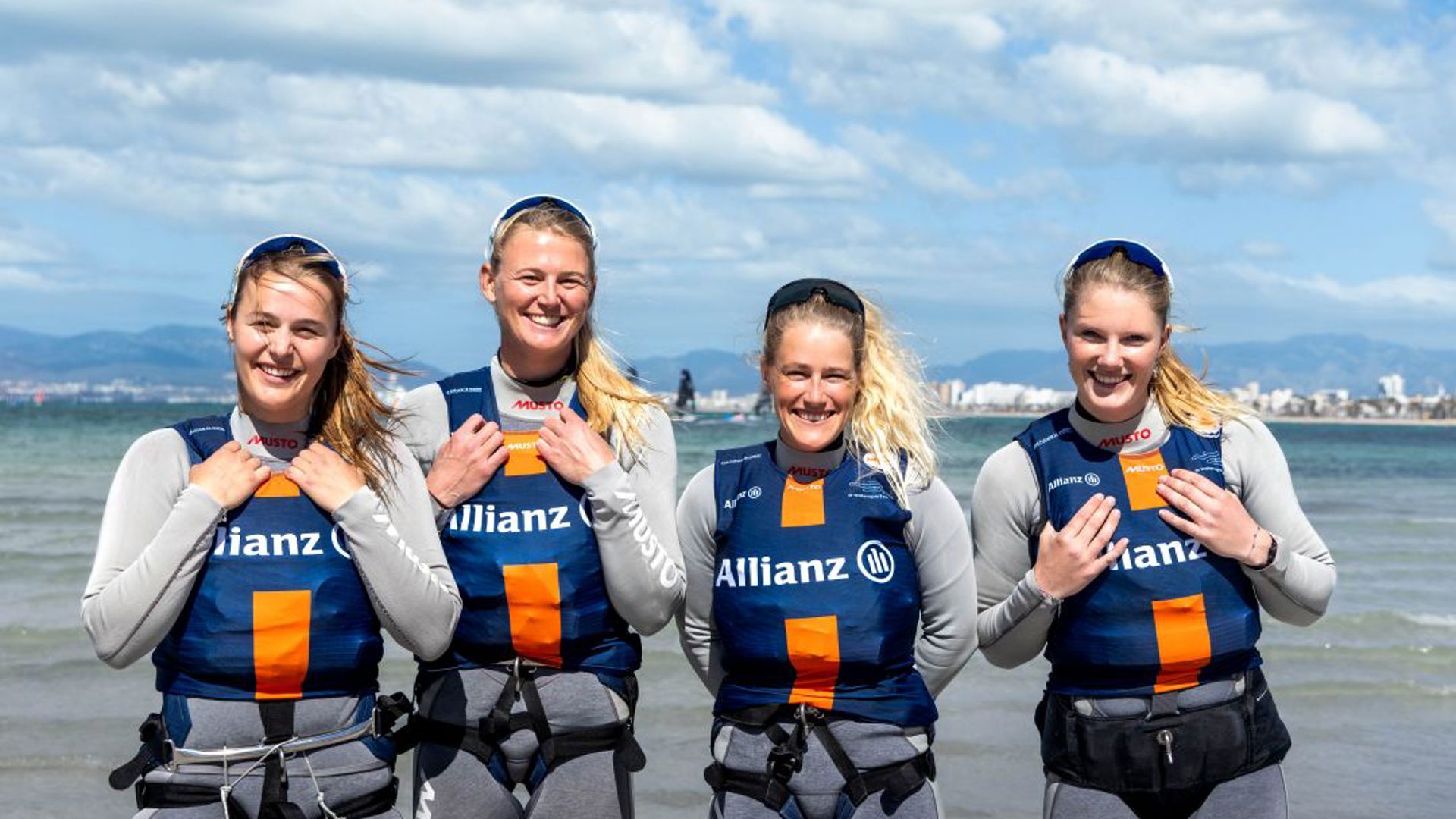 Anne De Kort, Karlinde Van Arendonk, Odile Van Aanholt, Marissa Ijben Foto Lucschmitz WSV 1080X720