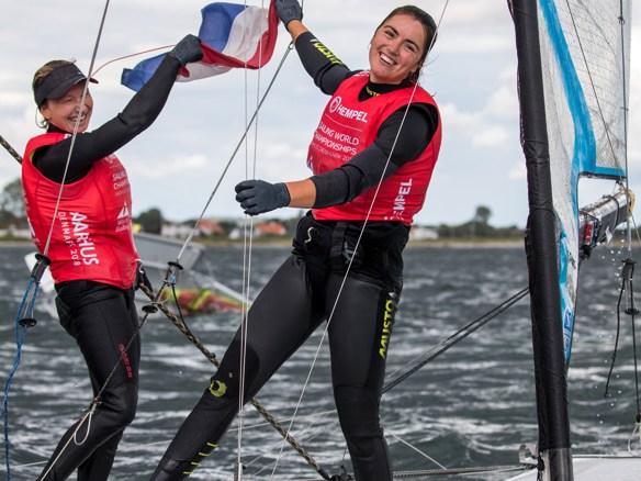 Annemiek Bekkering and Annette Duetz, 49er FX.jpg