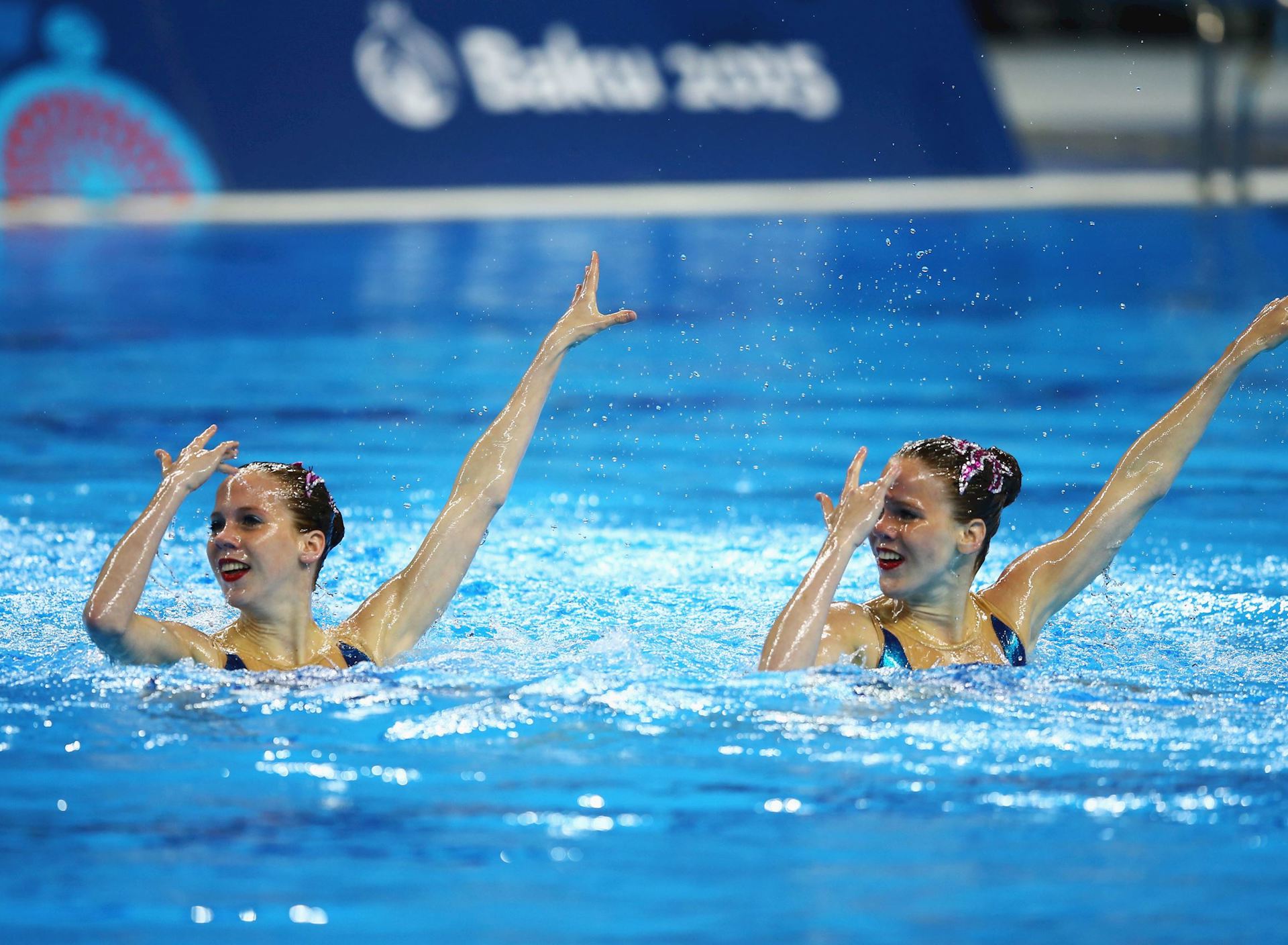 Bregje en Noortje de Brouwer Baku 2015.jpg