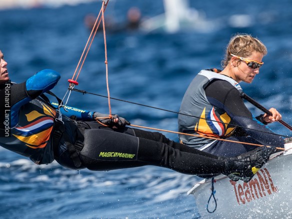 Zeilen Lobke Berkhout en Afrodite Zegers Sofia Cup 2019 Bron Richard LangdonOcean Images 3000x2000.jpg