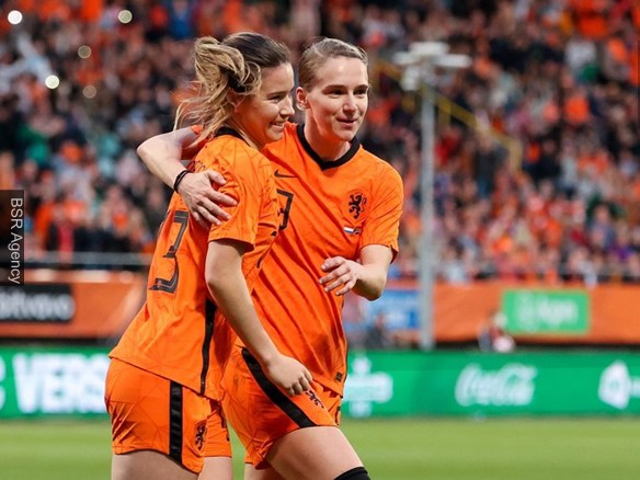 Damaris Egurrola Vivianne Miedema 2022 54128030 BSR AGENCY