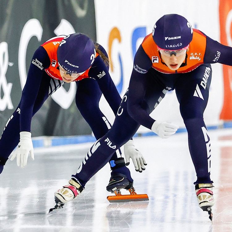 Selma Poutsma en Suzanne Schulting relay ANP-1800x1200.jpg