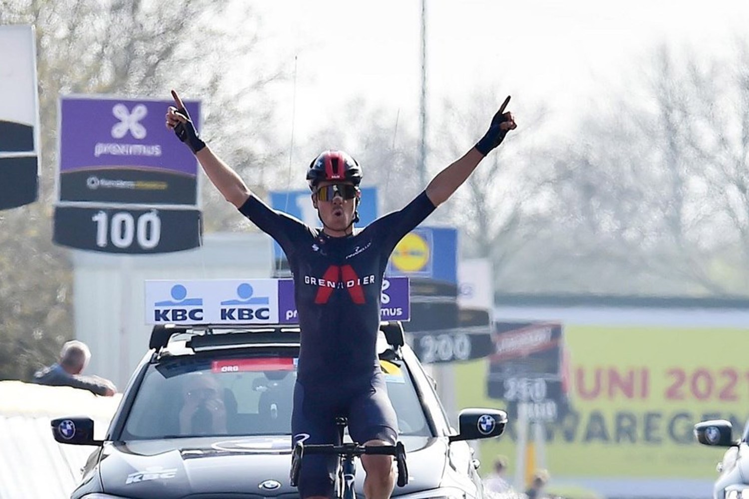 Dylan van Baarle wint Dwars door Vlaanderen 2021 BSR_AGENCY.jpg