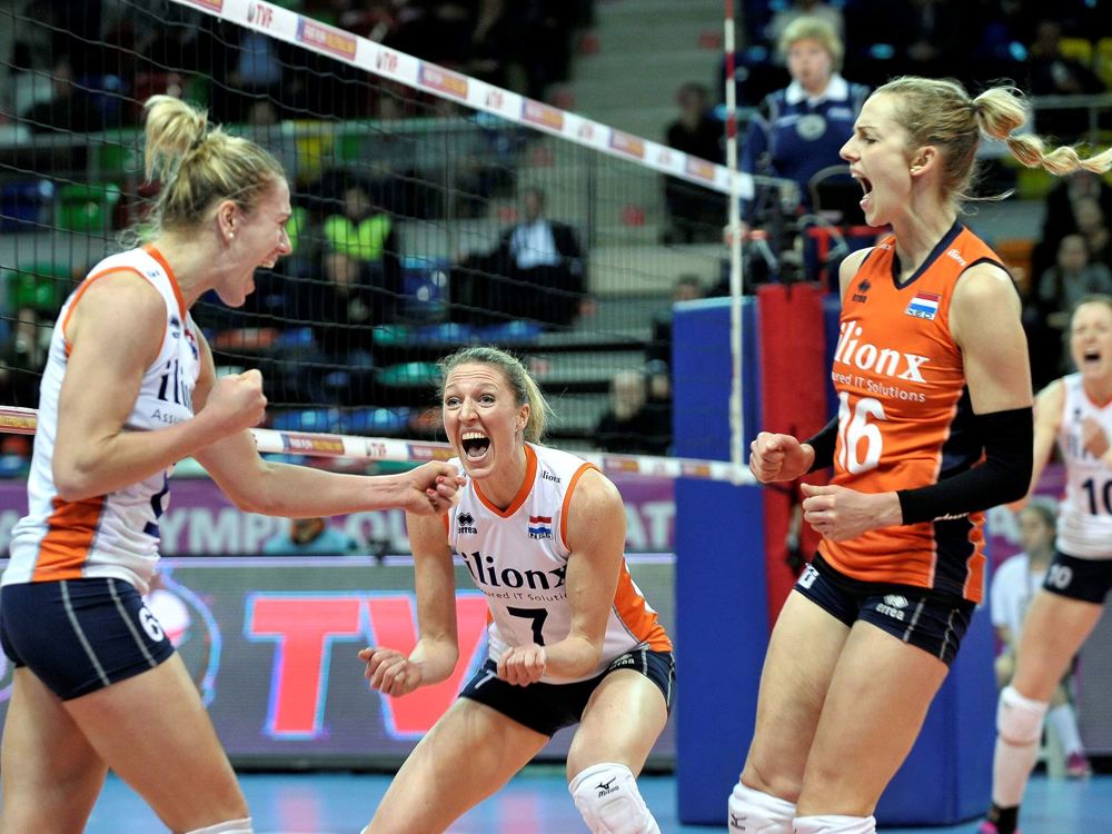 Stam Grothues Steenbergen juichen EOKT 2016 DuiNed CEV.jpg