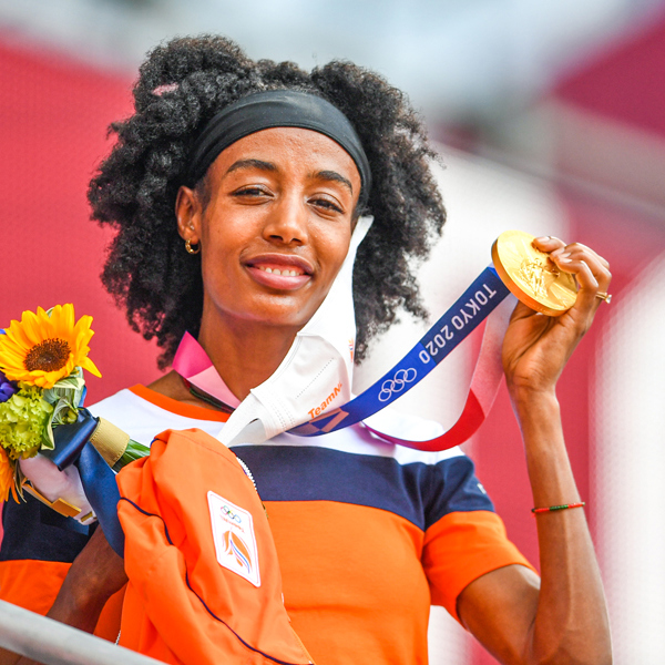 Sifan Hassan Medaille Tokio 900X600 BSR AGENCY