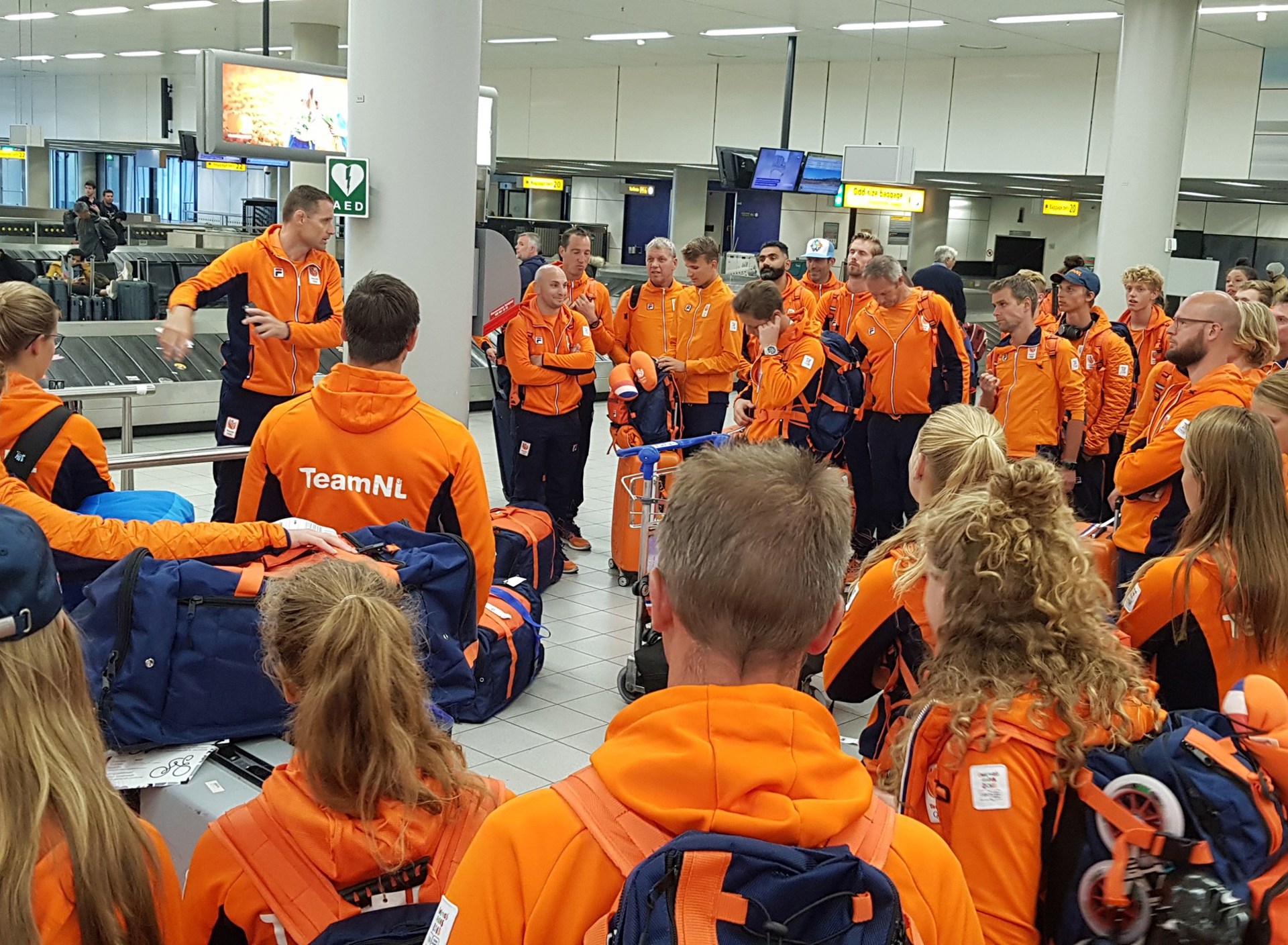 Huizinga op Schiphol (2).jpg