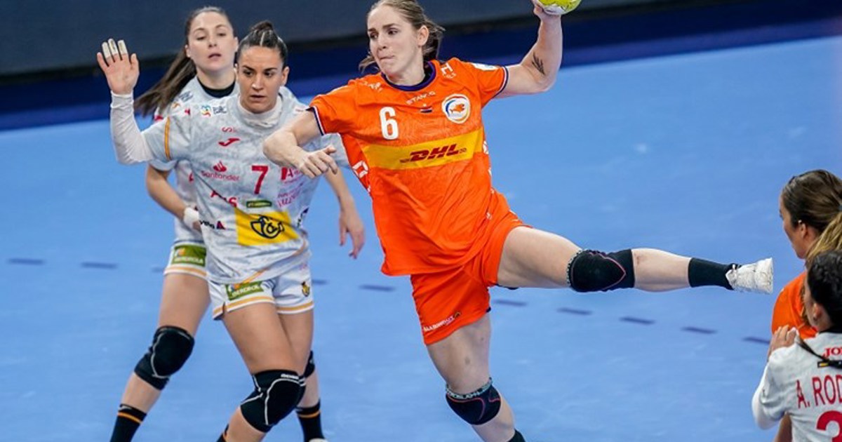 Laura van der Heijden: van kleine hallen met alleen familie op de