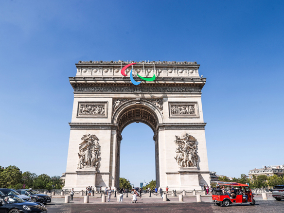 Arc De Triomphe Met Agito's BSR AGENCY