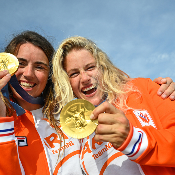 Odile Van Aanholt Annette Duetz Medaille Parijs 2024 World Sailing 1080X720