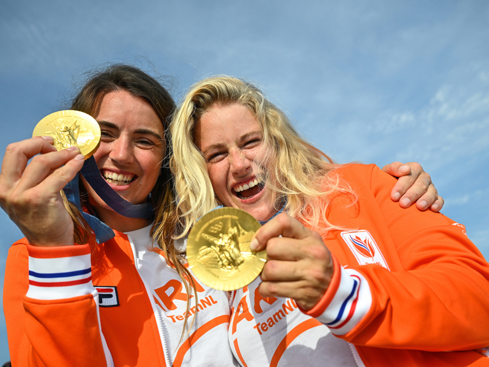 Odile Van Aanholt Annette Duetz Medaille Parijs 2024 World Sailing 1080X720