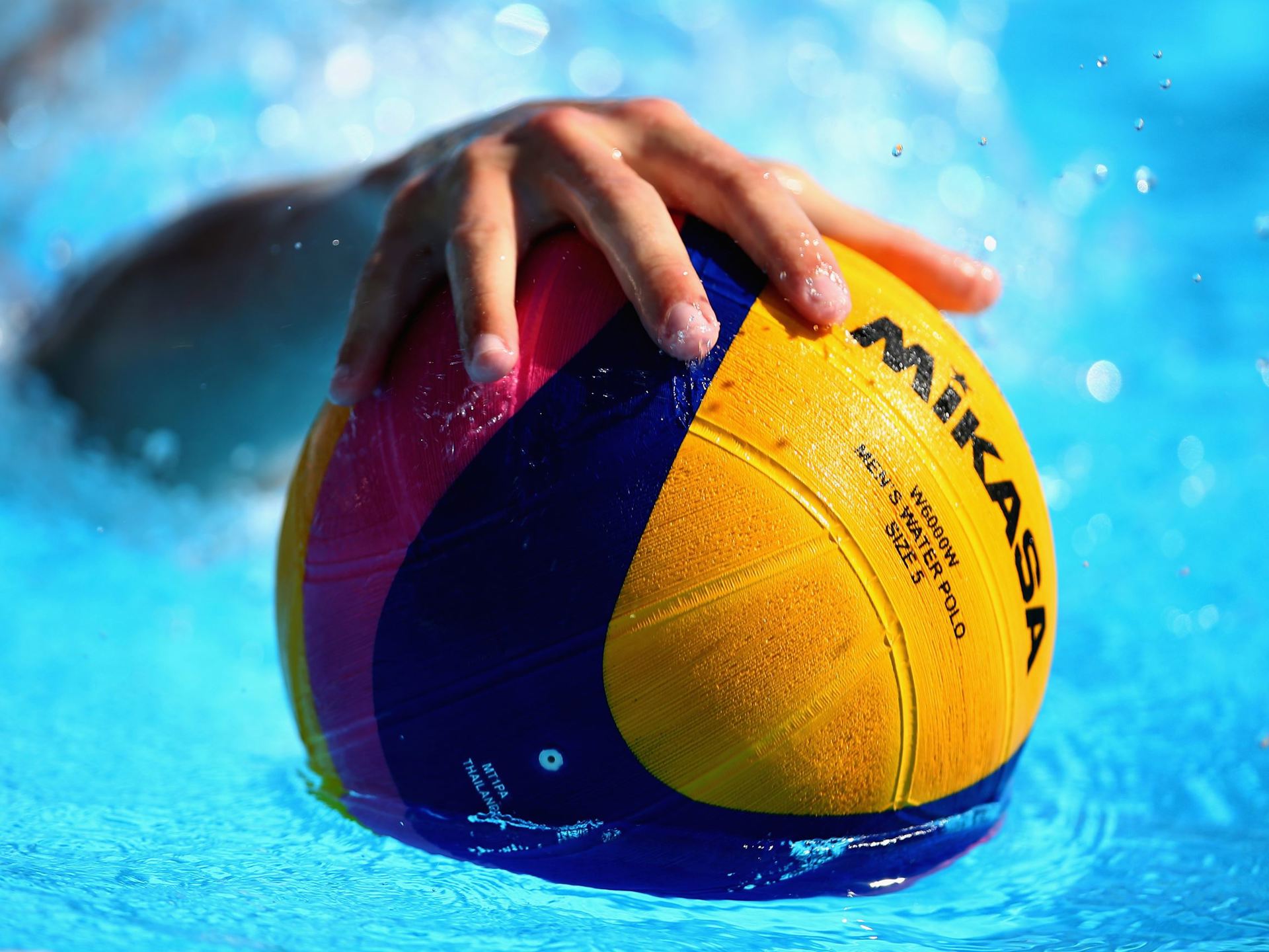 waterpolobal-hand-gettyimages-paul-gilham-477086440.jpg