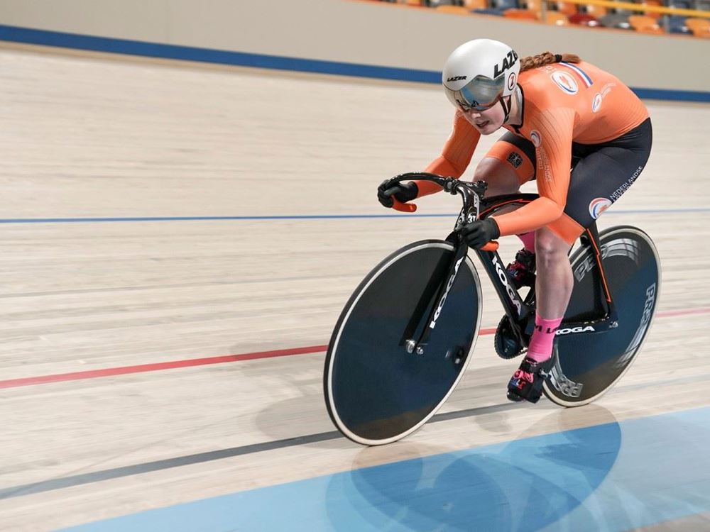 Steffie van der Peet.jpg