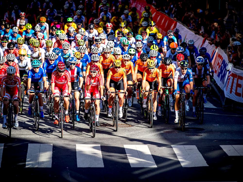 Peloton vrouwen 2 WK 2017.jpg (1)