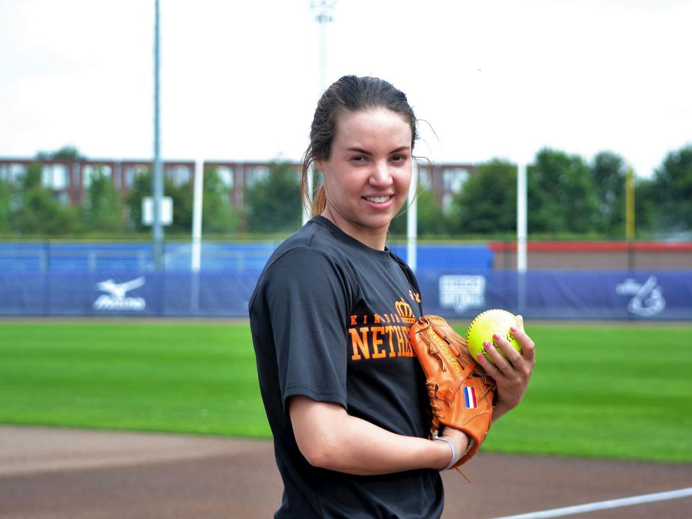 Eva Voortman softbal Bron RS (5).JPG (1)