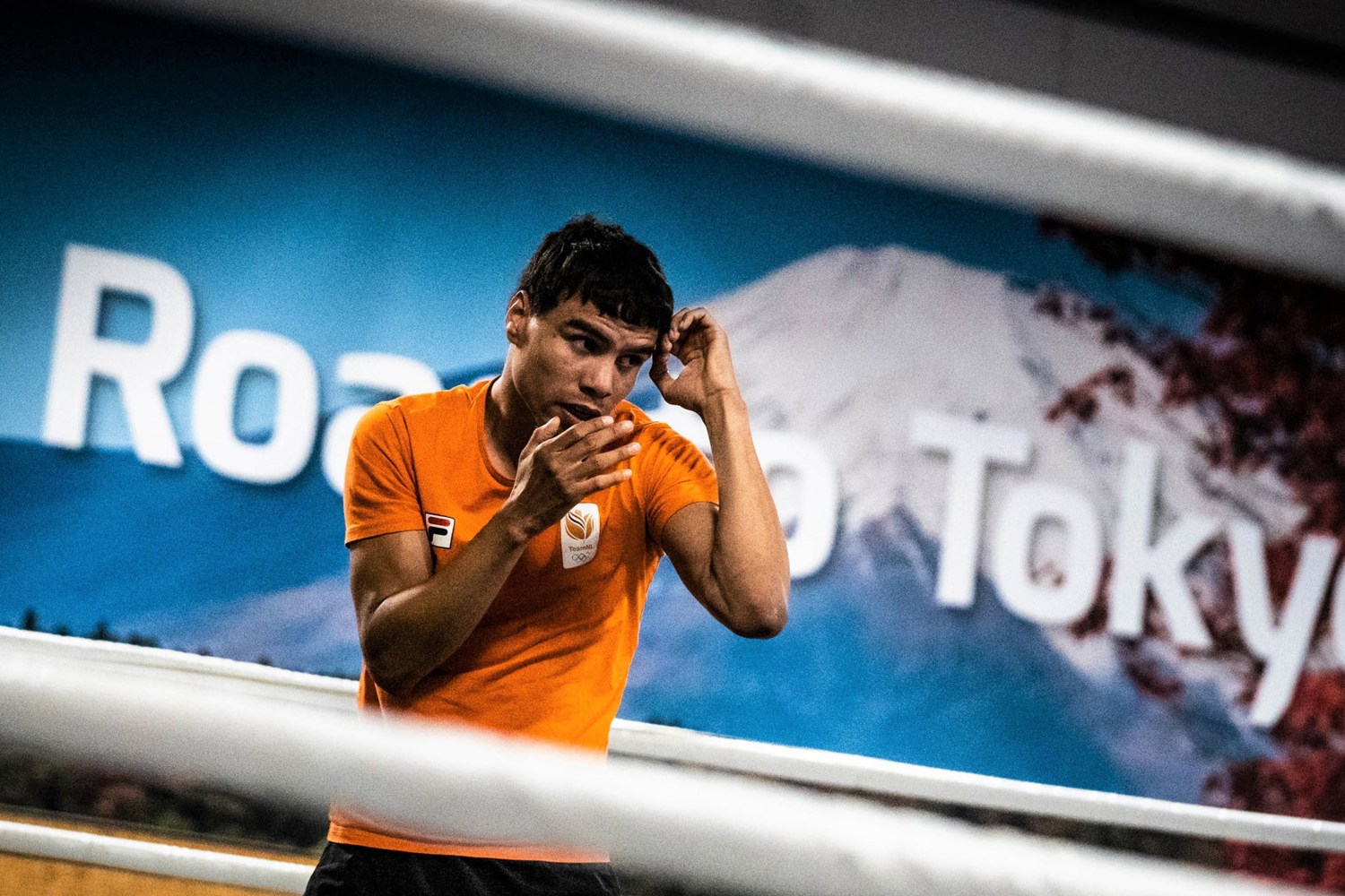 Enrico Lacruz Boksen In 1,5 Metersamenleving