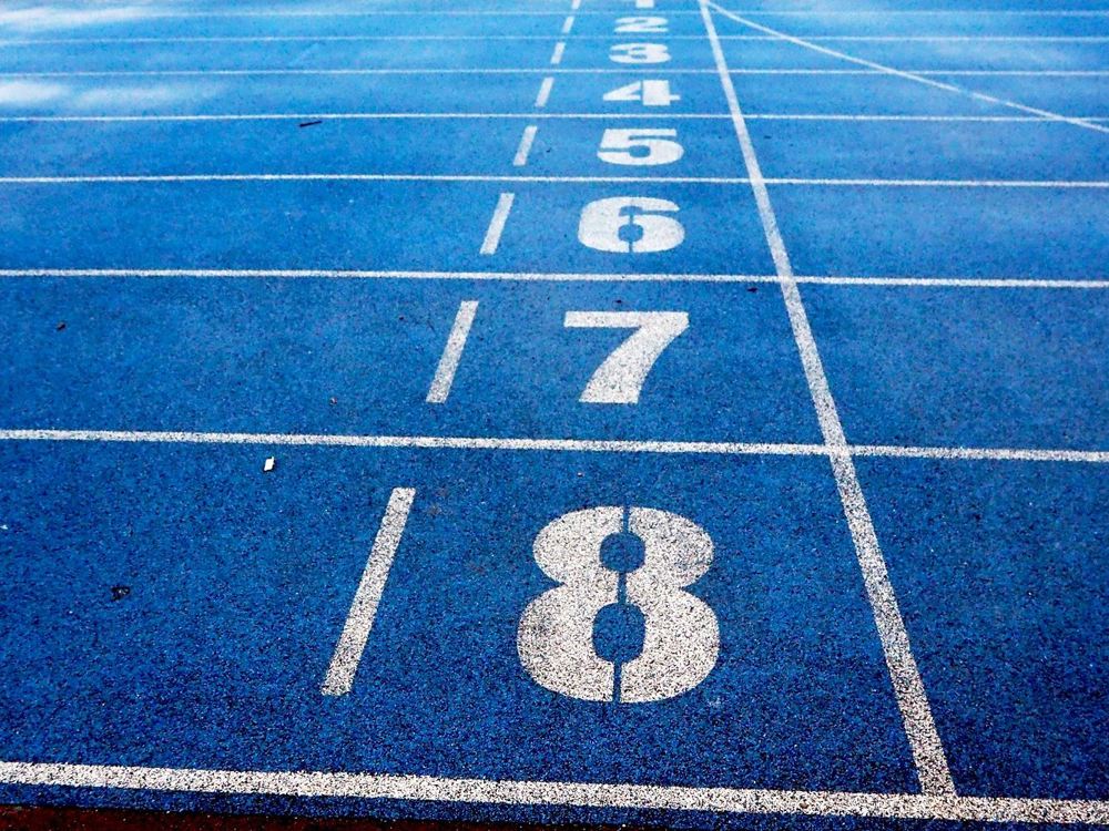 Atletiekbaan blauw.jpg (2)