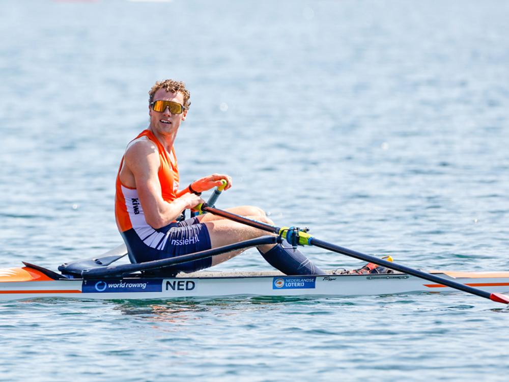 Simon Van Dorp Skiff 900X600 BSR AGENCY