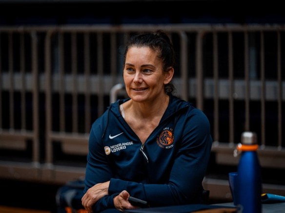Rolstoelbasketbalster Carina de Rooij op weg naar Parijs