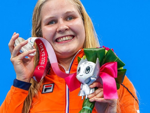 Liesette Bruinsma ORANGE PICTURES 1200
