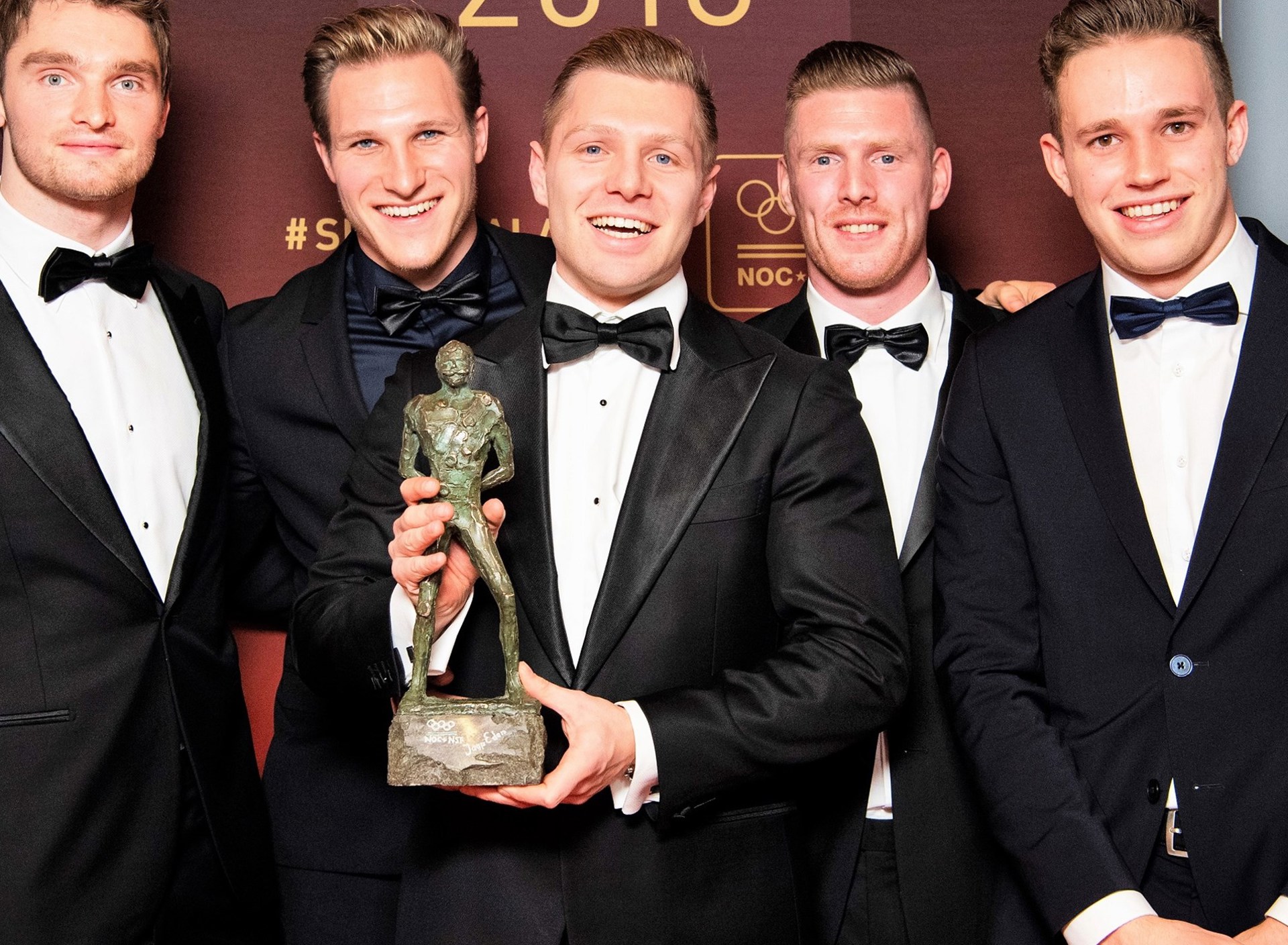 Baanwielrenners teamsprint met Jaap Eden Award.jpg