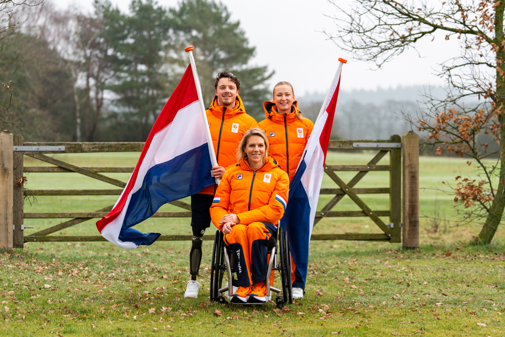 Vlaggendragers Paralympischespelen Clairepetit Jeroenkampschreur Coco 1080X720