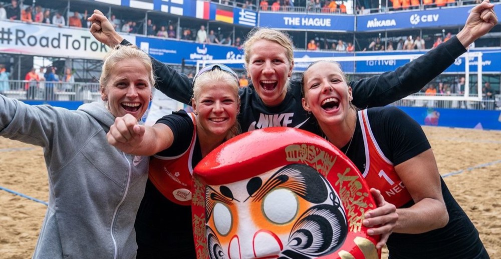 Beachvolleybalsters Van Iersel Schoon Ypma Stam.jpg