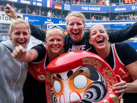 Beachvolleybalsters Van Iersel Schoon Ypma Stam.jpg