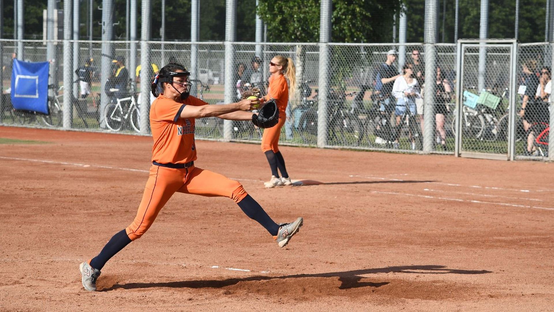 Rebecca Soumeru actie.jpg