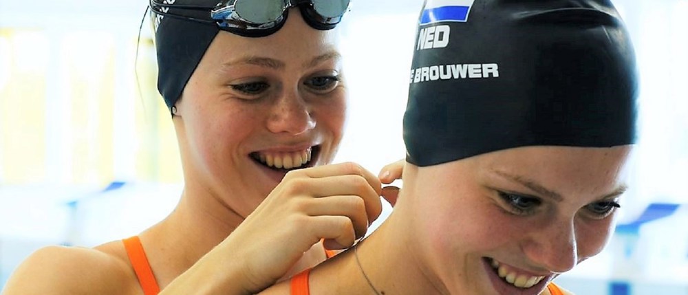 Noortje en Bregje de Brouwer kettinkje
