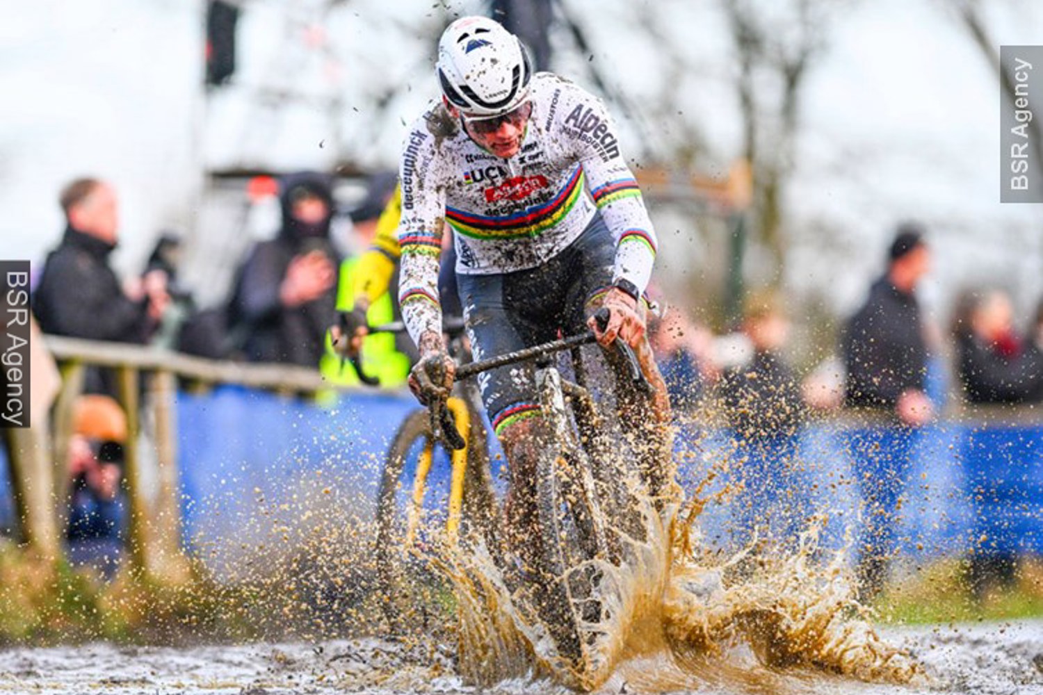 Mathieu Van Der Poel Veldrijden 2024 BSR AGENCY 900X600