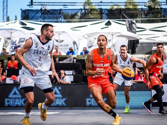 Worthy de Jong bron FIBA.basketball 1200x800.jpg