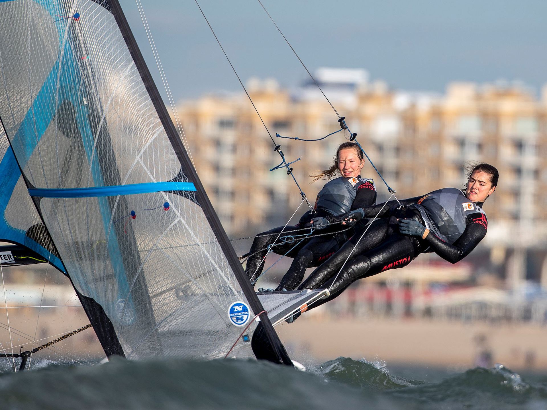 Bekkering en Duetz 191024 49erFX 2 Foto watersportverbond Sander van der Borch.jpg