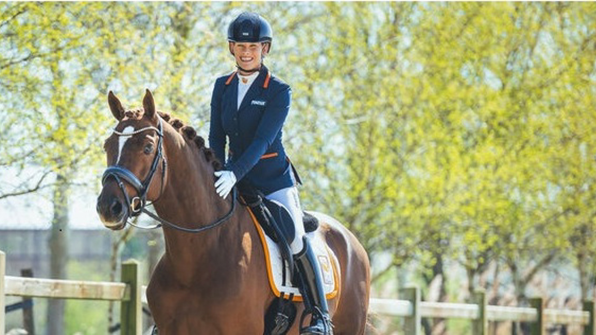 Rixt Van Der Horst Op Haar Paard Fonq