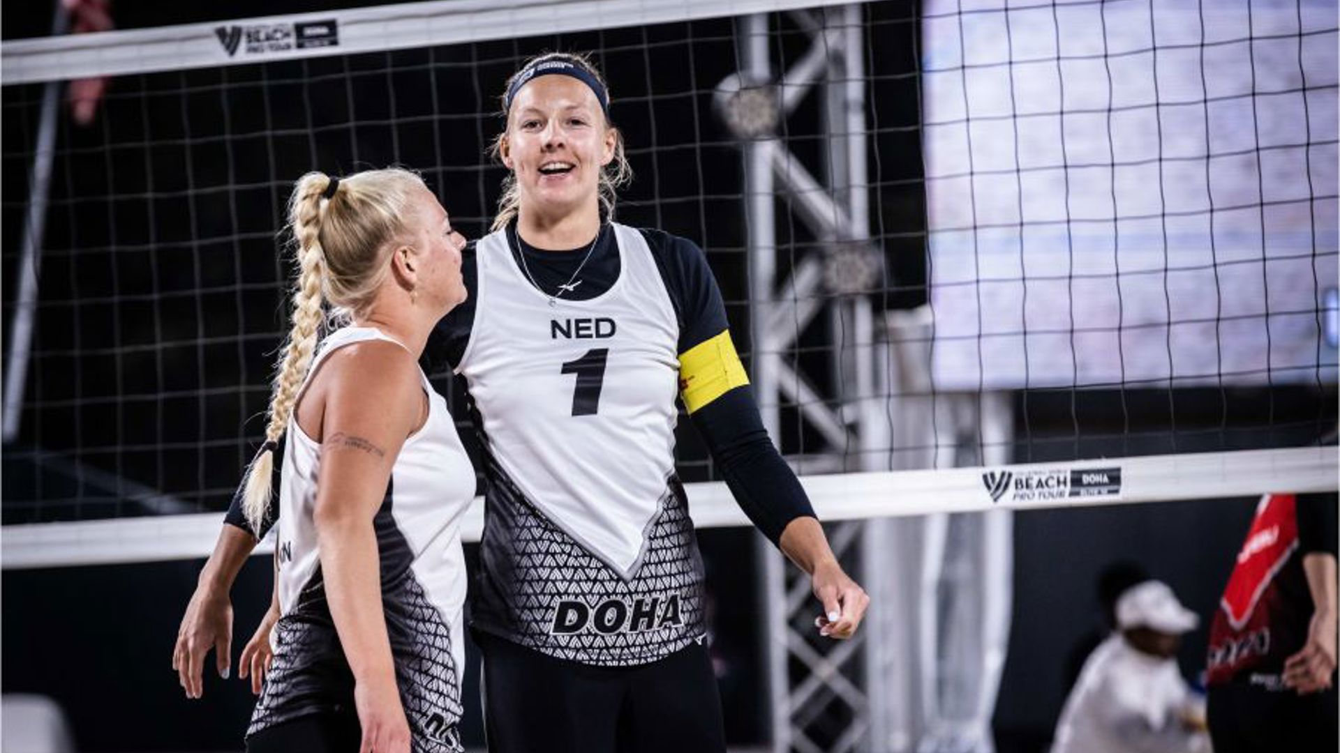 Katjaschoonraisastamwkbeachvolleball