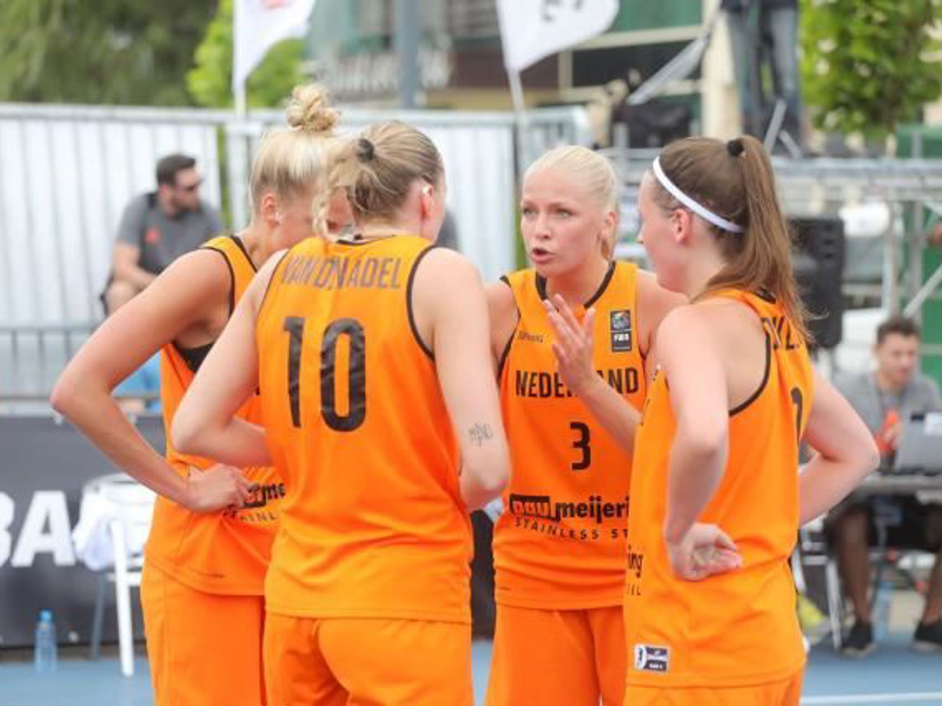 Loyce Bettonvil Orange Angels 3x3.jpg