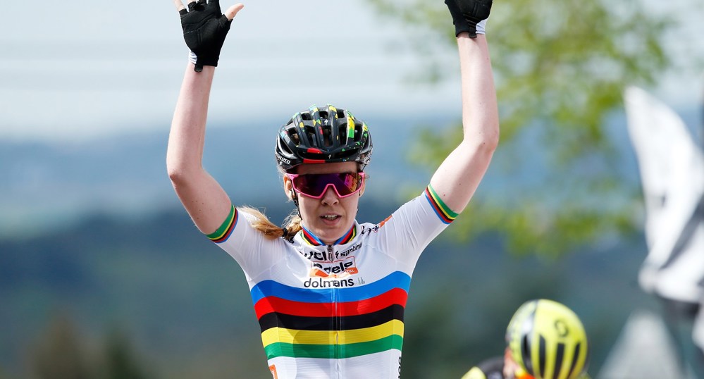 Anna Van Der Breggen In Regenboogtrui 2019 ANP 72031663